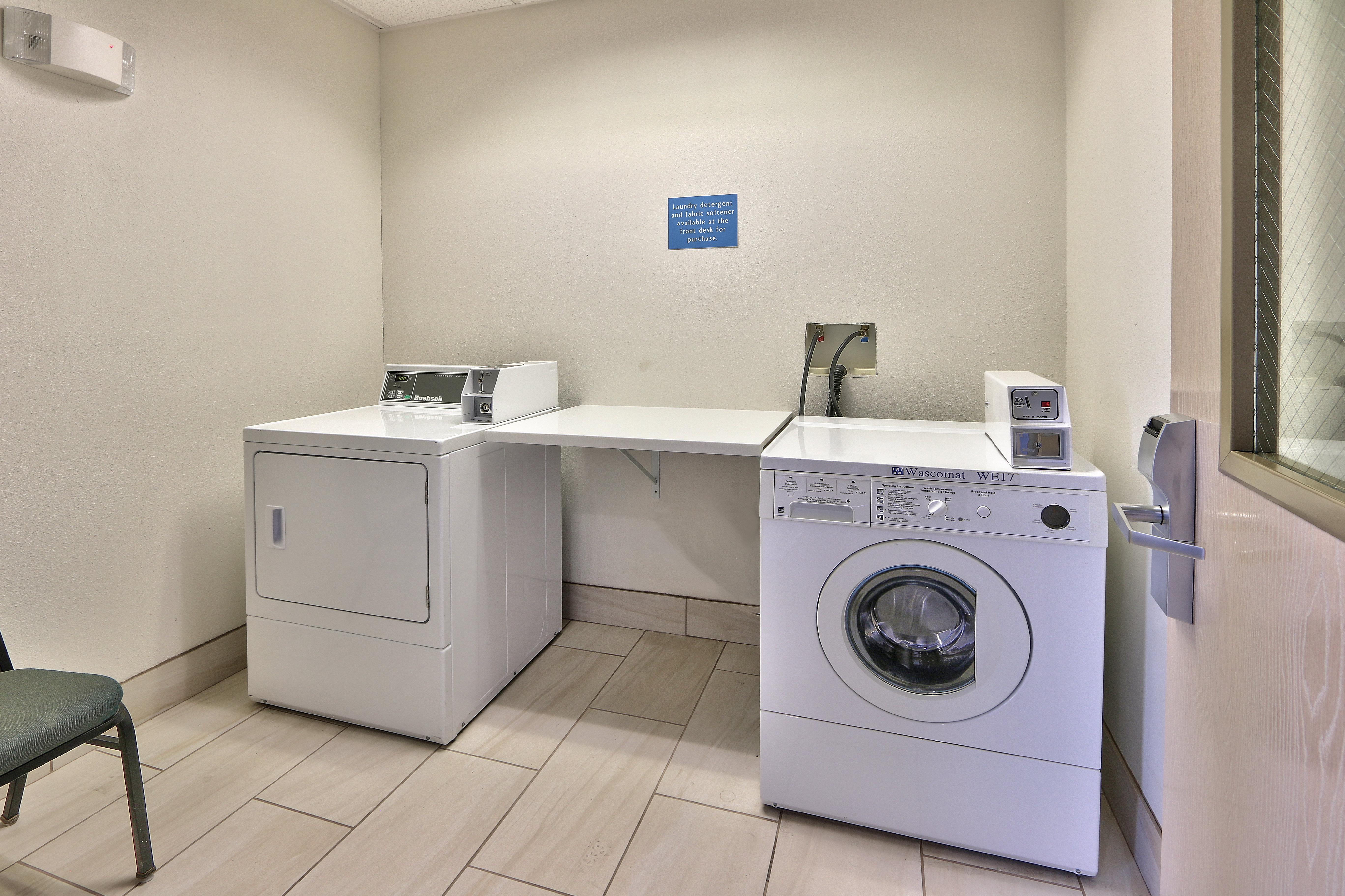 Holiday Inn Express & Suites Portales By Ihg Eksteriør bilde