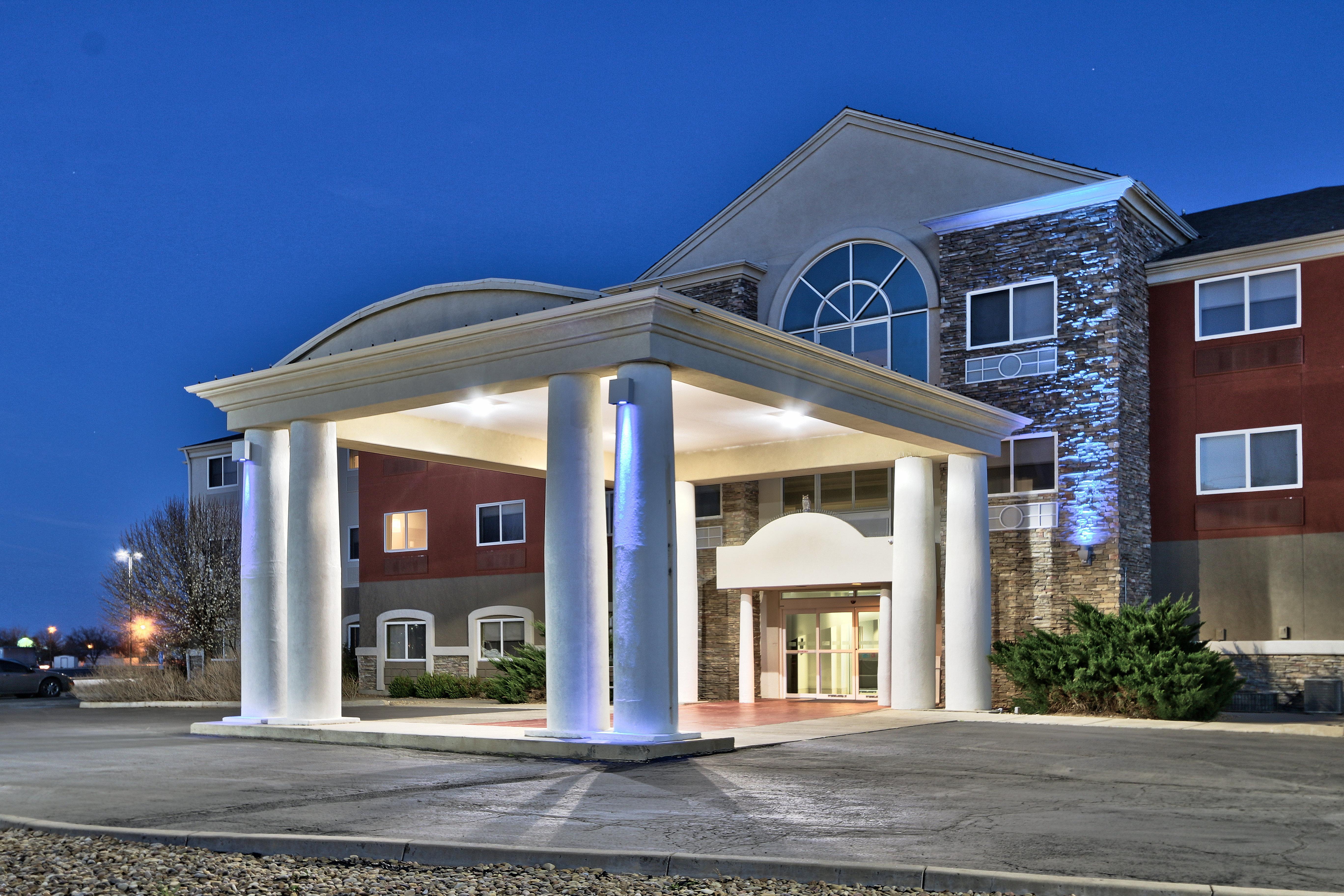 Holiday Inn Express & Suites Portales By Ihg Eksteriør bilde