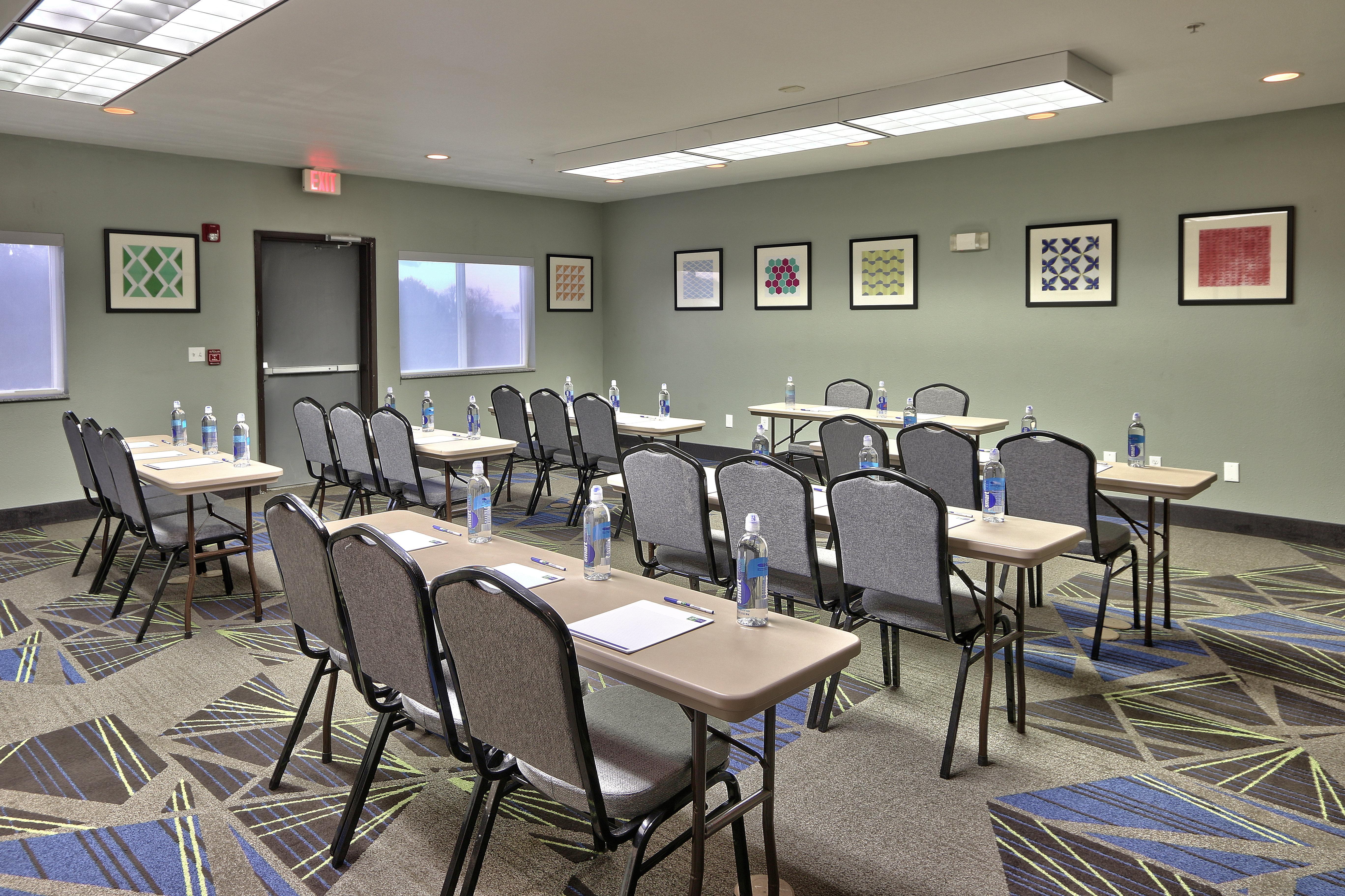 Holiday Inn Express & Suites Portales By Ihg Eksteriør bilde
