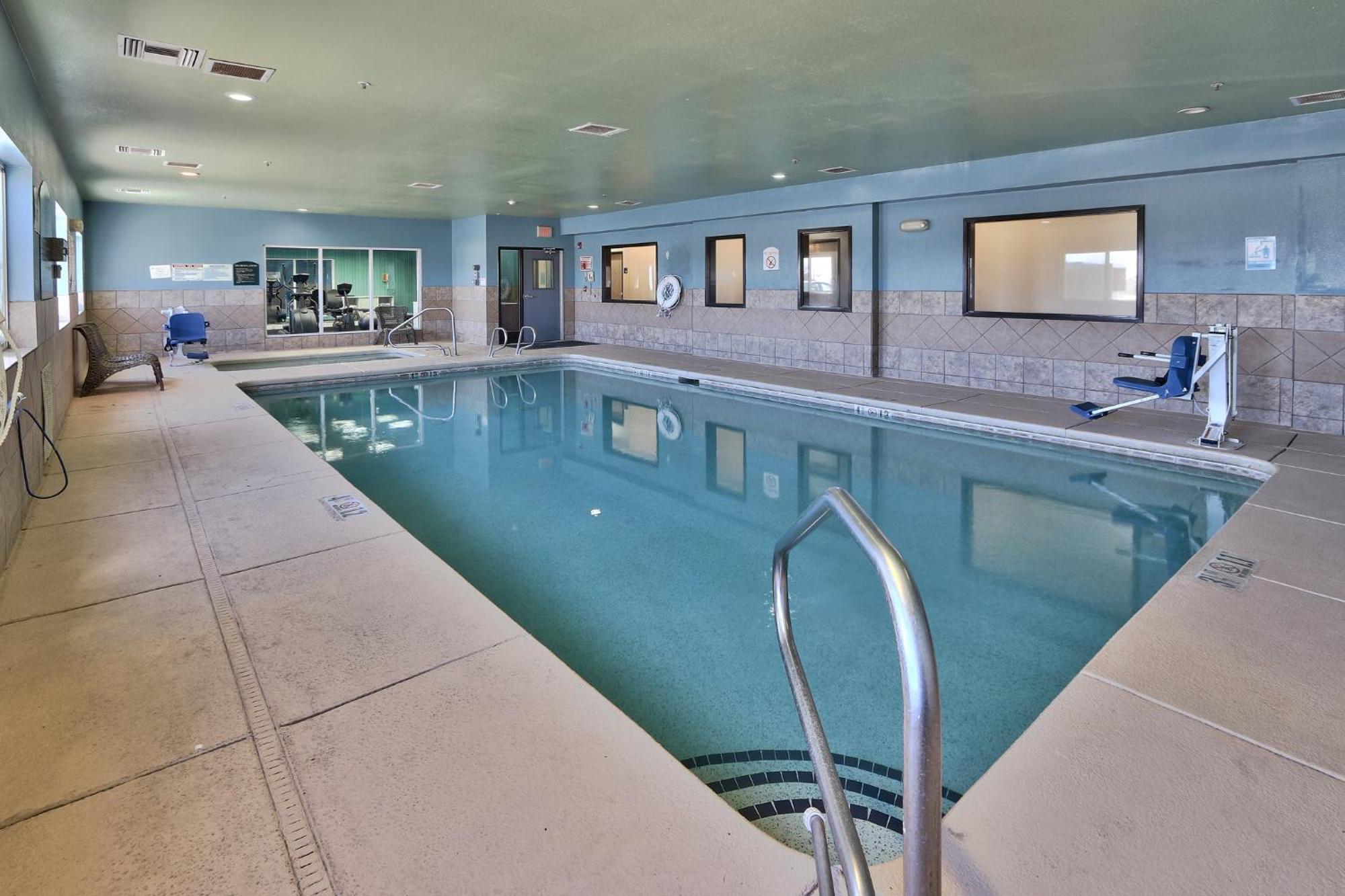 Holiday Inn Express & Suites Portales By Ihg Eksteriør bilde