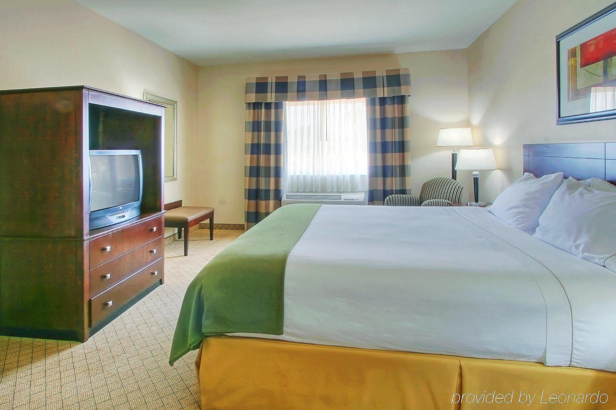 Holiday Inn Express & Suites Portales By Ihg Rom bilde